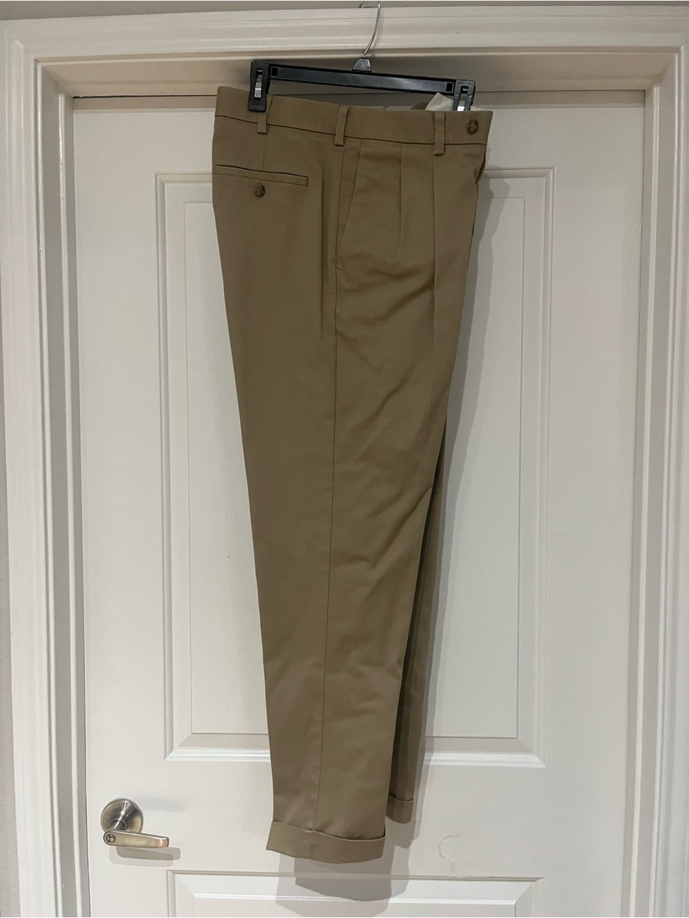 Roundtree & Yorke Slim Fit Chino Pants in Khaki